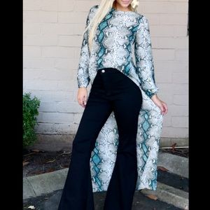 Kiki BuddyLove top snake. Medium.